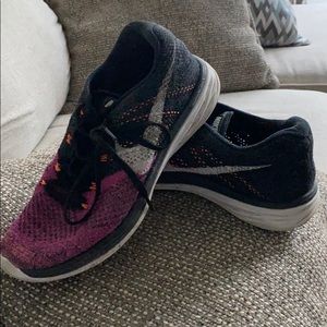 Women’s Nike Flyknit Lunar Size 9.5 used condition